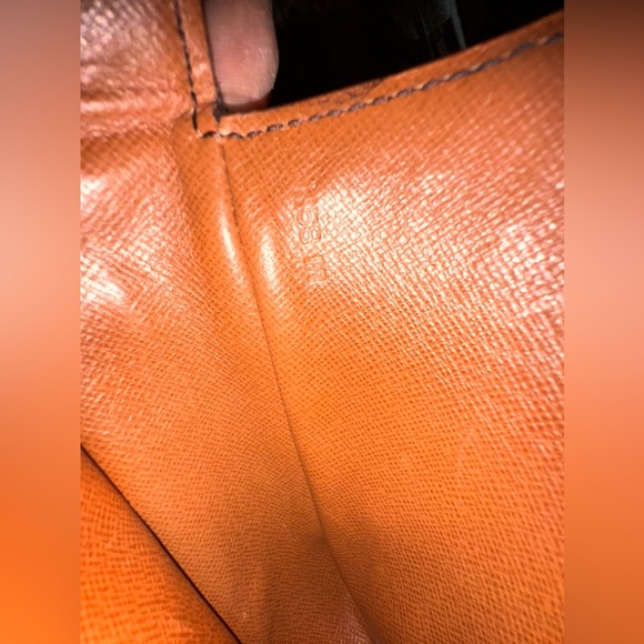 Louis Vuitton kisslock wallet - Picture 7 of 7